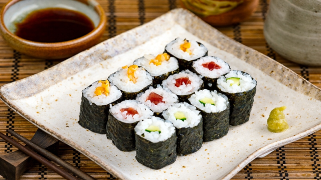 Resep Sushi Roll (Makizushi) Khas Jepang yang Simple, Bisa Kalian Buat Dirumah Sendiri Tanpa Ribet